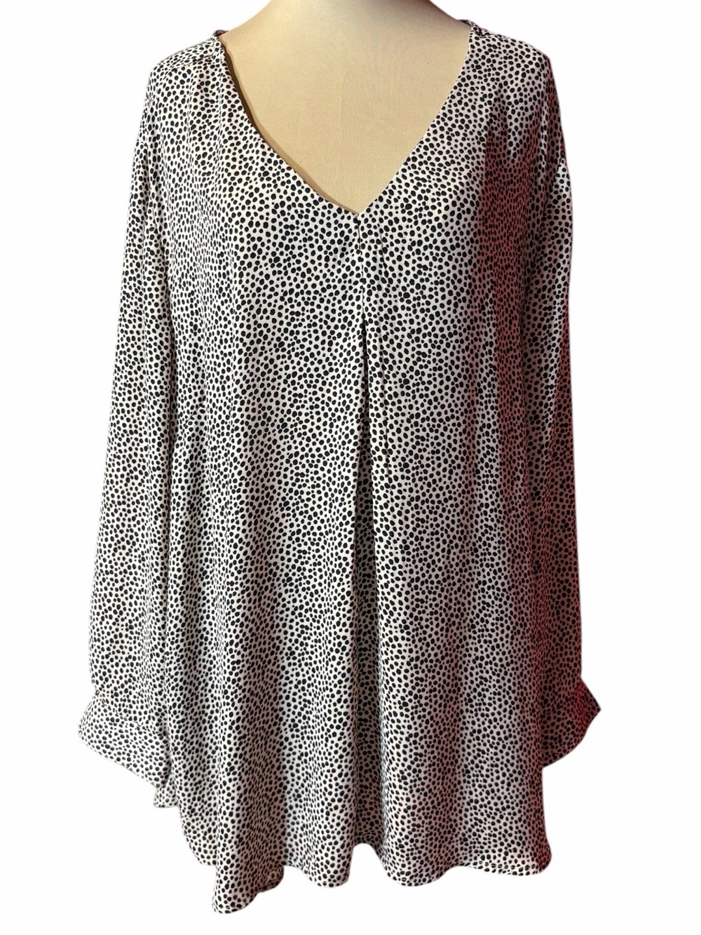Massini Black and White V-Neck Long Sleeve Tunic